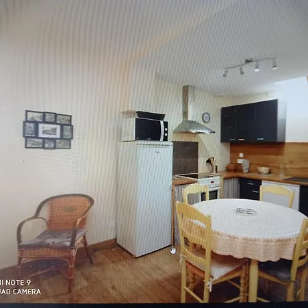 Holiday home Agreable T2 Avec Petite Cour Privative - 3 Nuits Minimum *