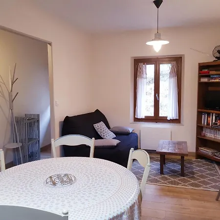 Agreable T2 Avec Petite Cour Privative - 3 Nuits Minimum